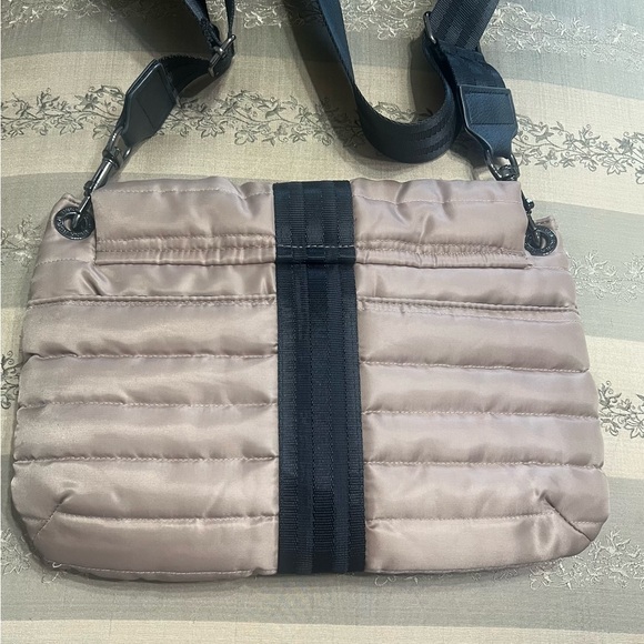 THINK ROYLN Tan and Black Crossbody Bag Fashionable and Functional - Picture 10 of 13